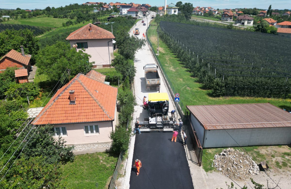 Asfaltiranje u Mionici - Balegem