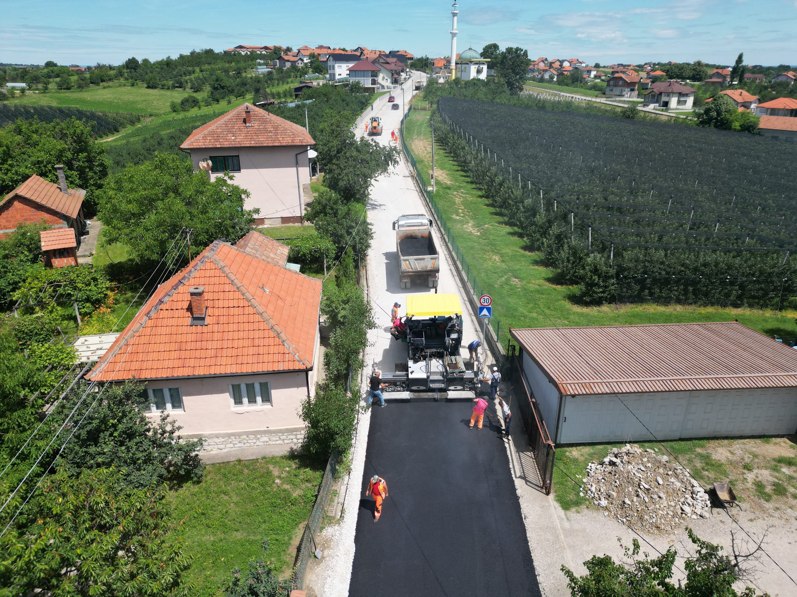 Asfaltiranje u Mionici - Balegem